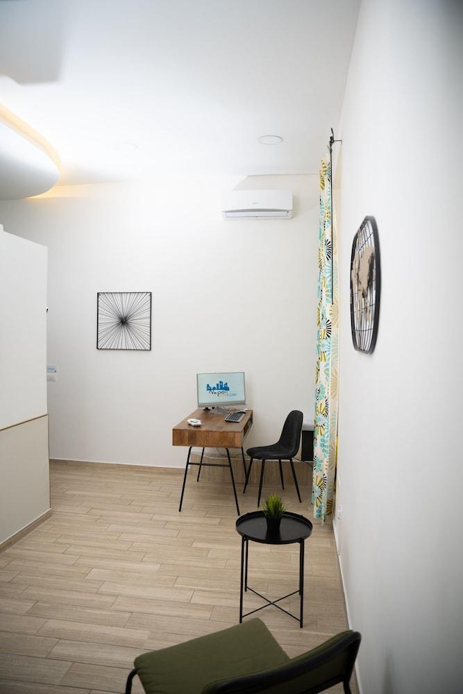Alojamento de Acomodação e Pequeno-almoço Napoli City Rooms 3*