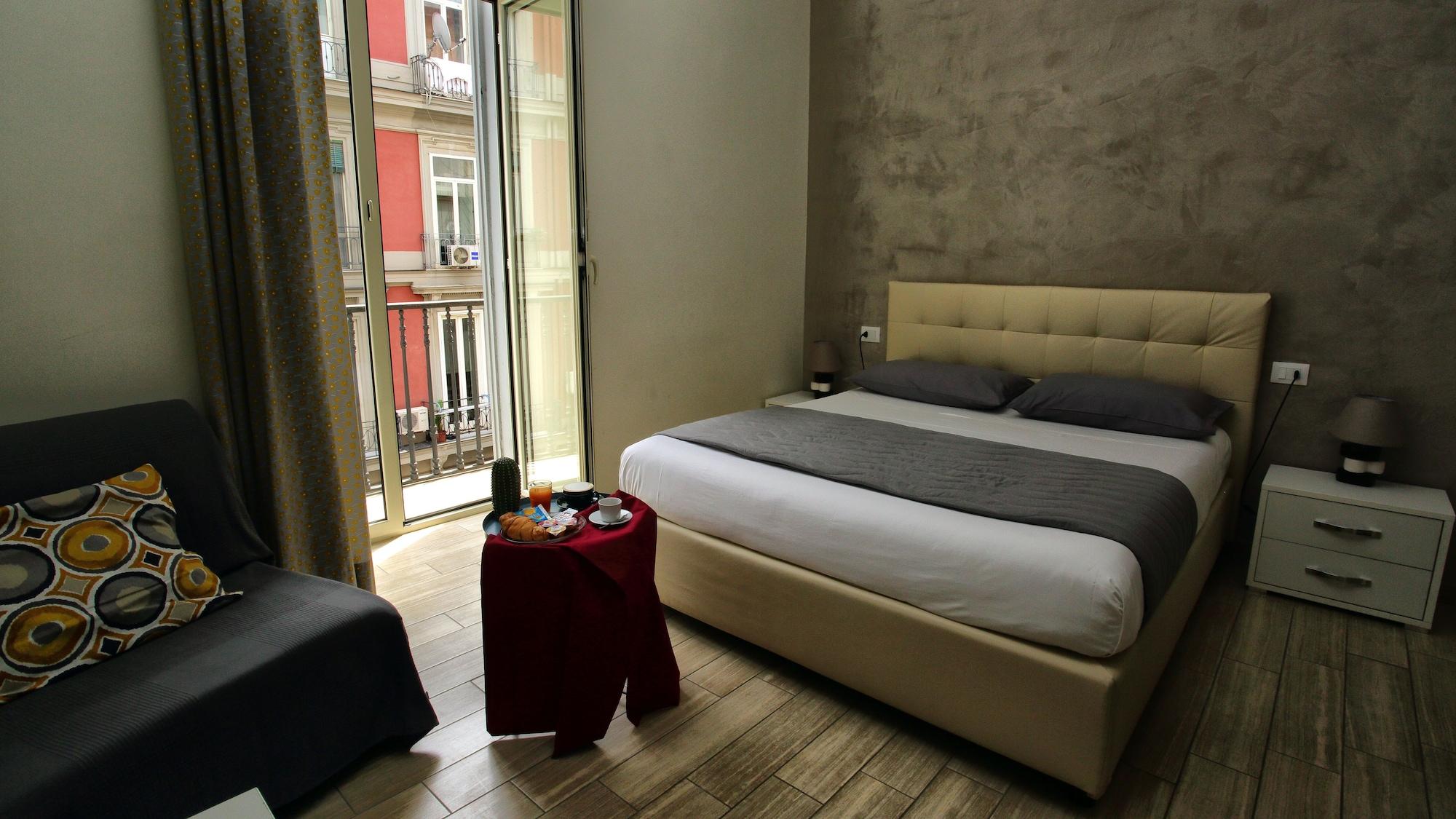 Napoli City Rooms 3* Nápoles