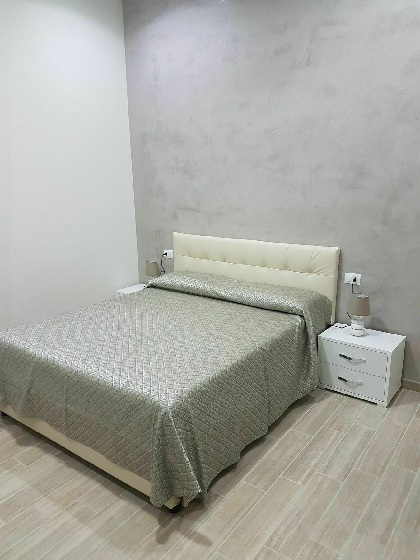 Napoli City Rooms 3* Neapel